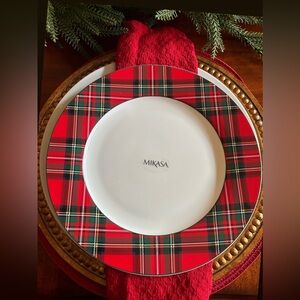 Set of 6 MIKASA Bone China Holiday Plaid Dinner Plates